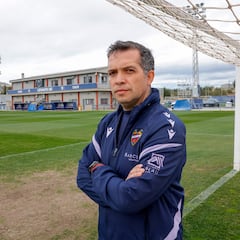Luís Castro: “El verdadero pulmón del Levante es la cantera”
