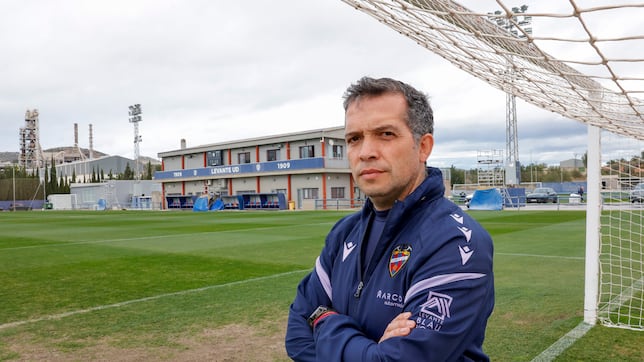 Luís Castro: “El verdadero pulmón del Levante es la cantera”