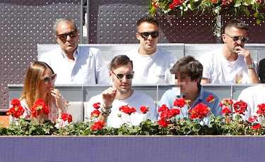 Helen Lindes, Rudy Fernández, Reguilón y Villa viendo el partido de Alcaraz.
