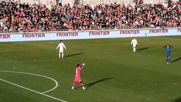 Incredulidad en Japón con un gol en propia: hablan de amaño y no es para menos