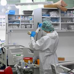 ¿En qué se diferencian los síntomas de Ómicron y el resto de variantes de la COVID-19?