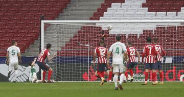 ¡Recorta diferencias el Elche, que le vuelve a poner algo de incógnita al partido! con un gol de Lucas Boyé