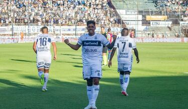 Tarragona encuentra su sitio en La Plata