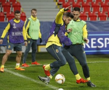 Samu García con Víctor Ruiz. 