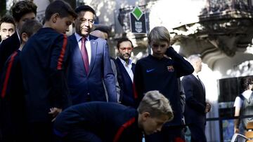 Bartomeu, a la cabeza de la comitiva culé en la Diada