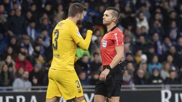 Los c¨¢nticos de Cornell¨¤ y Sant Joan Desp¨ª pasan desapercibidos