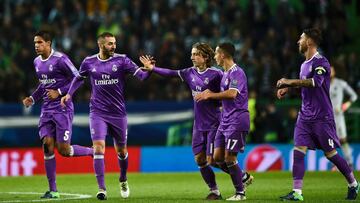 El Real Madrid celebra el segundo tanto ante el Sporting.