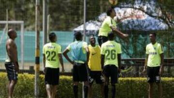 Los jugadores de Nacional buscan mejorar el salto para la pelota quieta