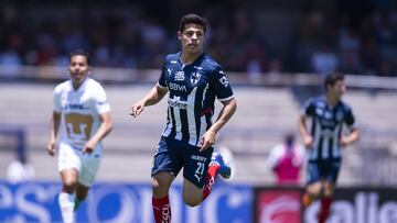 Alfonso González durante el partido contra Pumas.