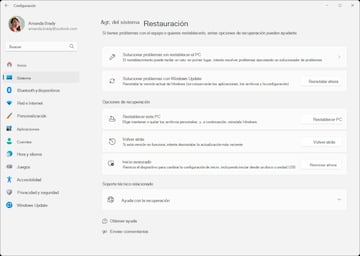 Opciones para restablecer Windows a una versión anterior en caso de problemas.