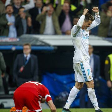 Los jugadores del Real Madrid celebran el pase a la final de la Champions.