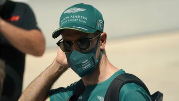27 March 2021, Bahrain, Sakhir: German Formula One driver Sebastian Vettel of Team Aston Martin arrives at the Bahrain International Circuit ahead of the third practice for the Formula One 2021 Bahrain Grand Prix scheduled on 28 March. Photo: Hasan Bratic/dpa
27/03/2021 ONLY FOR USE IN SPAIN