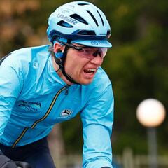 Un chaleco provocó que Vlasov perdiera tiempo con Bernal