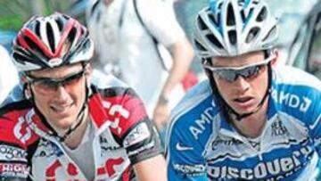 <b>FICHAJE POLÉMICO. </b>Ivan Basso (a la izquierda), tras Paolo Savoldelli, del Discovery Channel.