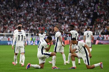 En el minuto 13 de partido, el propio Bellingham iniciaba la jugada desde el centro del campo y acabó con Bellingham mandando la pelota a la red de cabeza.