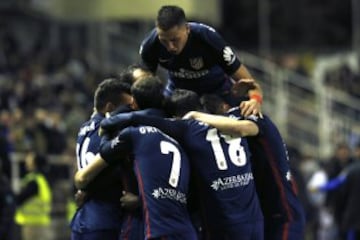 Celebración del primer gol atlético de Ángel Correa.