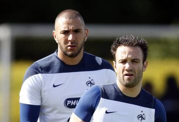 France's national soccer team players Mathieu Valbuena and Karim Benzema attend a training session in preparation for the 2014 World Cup.