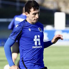 Oyarzabal regresa a una lista siete partidos después