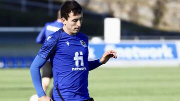 Oyarzabal regresa a una lista siete partidos después