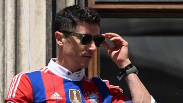 Robert Lewandowski, jugador del Bayern de M&uacute;nich, celebra el t&iacute;tulo de Bundesliga.