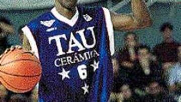 <b>FICHADO.</b> Elmer Bennett.