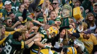 Lambeau Leap de Jordy Nelson tras un touchdown de 80 yardas. Fútbol americano, pasión en estado puro.