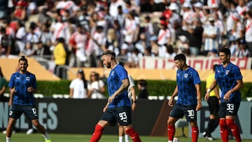 Players of Monterrey take part in the warmup ahead of the FIFA Club World Cup 2025 Group E football match between Argentina's River Plate and Mexico's Monterrey at the Rose Bowl stadium in Pasadena on June 21, 2025. (Photo by YURI CORTEZ / AFP)