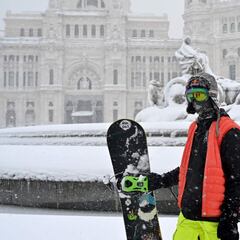 Filomena convierte Madrid en una estación de esquí