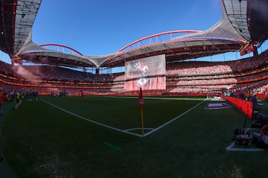 El estadio tiene una capacidad para 64.642 personas. Con un promedio de espectadores de 60.108 logra el 93,0% de ocupación. 