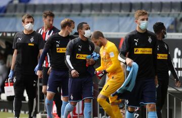 Los jugadores del Moenchengladbach antes del partido frente al Eintracht Frankfurt.