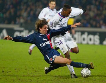 El defensor defendió la camiseta del Paris Saint-Germain más de una centena de encuentros en los que pudo levantar una Copa de Francia. 