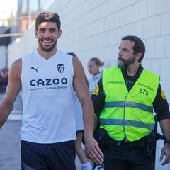 Cenk incita a pagar los 5 millones de su opción de compra