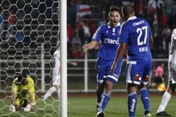 Gustavo Canales celebrando el tanto que le dio el triunfo a Universidad de Chile sobre Curicó.