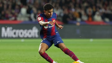 Barcelona's Spanish forward #27 Lamine Yamal controls the ball during the Spanish league football match between FC Barcelona and CA Osasuna at the Estadi Olimpic Lluis Companys in Barcelona on January 31, 2024. (Photo by LLUIS GENE / AFP)