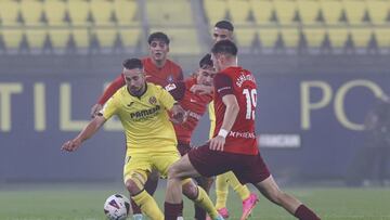 Villarreal B-Andorra. Jornada 16 de LaLiga Hypermotion 2023-24.
Ontiveros, rodeado de jugadores del Andorra