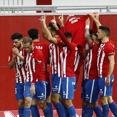 El Sporting honra a Quini