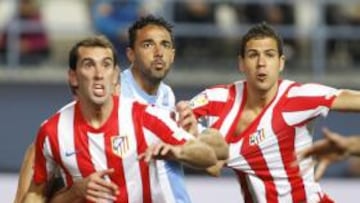 <b>SALIDAS. </b>Godín y Domínguez están en el mercado. Uno saldrá seguro y puede que los dos.