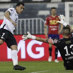 Colo Colo vence a Unión Española con gol de Paredes