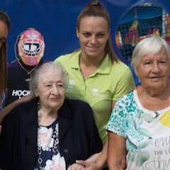 Iberdrola homenajeó a dos pioneras del hockey femenino