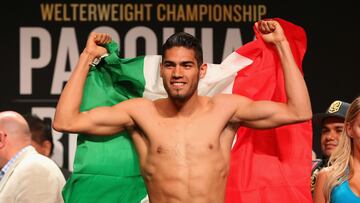 Zurdo Ramírez en ceremonia de pesaje