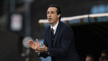 VIGO, SPAIN - NOVEMBER 20: Head coach, Unai Emery of Villarreal reacts during the La Liga Santander match between RC Celta de Vigo and Villarreal CF at Abanca-Bala&Igrave;dos on November 20, 2021 in Vigo, Spain. (Photo by Octavio Passos/Getty Images)