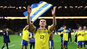 Gyökeres celebra con Suecia el pase al Mundial 2026.