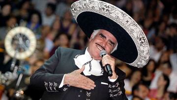 Vicente Fernández gana Grammy y el presentador dice: “No pudo venir”