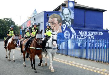 Everton y Liverpool se enfrentan hoy en Goodison Park en lo que es conocido como el derbi de Merseyside.