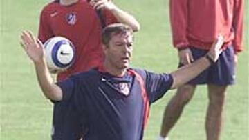 <b>IDEAS CLARAS.</B> El técnico del Atlético ha demostrado en este comienzo de temporada que tiene muy claro cómo quiere que juegue su equipo.