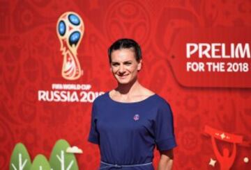 La plusmarquista en salto de pértiga, Yelena Isinbayeva, durante el sorteo de la fase previa para el mundial de Rusia 2018.