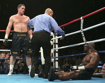 Mike Tyson cerró su carrera el 11 de junio de 2005 ante Kevin McBride, con quien perdió por KO en el sexto asalto. 