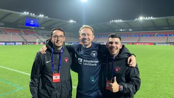 Jordi Rams y Jos&eacute; Rodr&iacute;guez, analistas espa&ntilde;oles del Midtjylland, junto a Soren Bjerg.