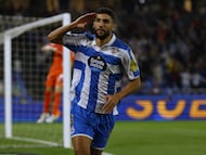 Zakaria Eddahchouri , ahora sin minutos, le hizo un hat-trick al Mirandés en la primera vuelta.