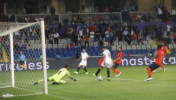 Ben Yedder marca el 1-2 a pase de Navas. 